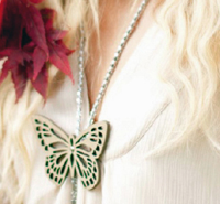 Smycken kläder och skor - Smycken - Butterfly necklace leather nude- Plain Vanilla