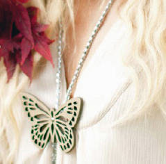 Butterfly necklace leather nude- Plain Vanilla